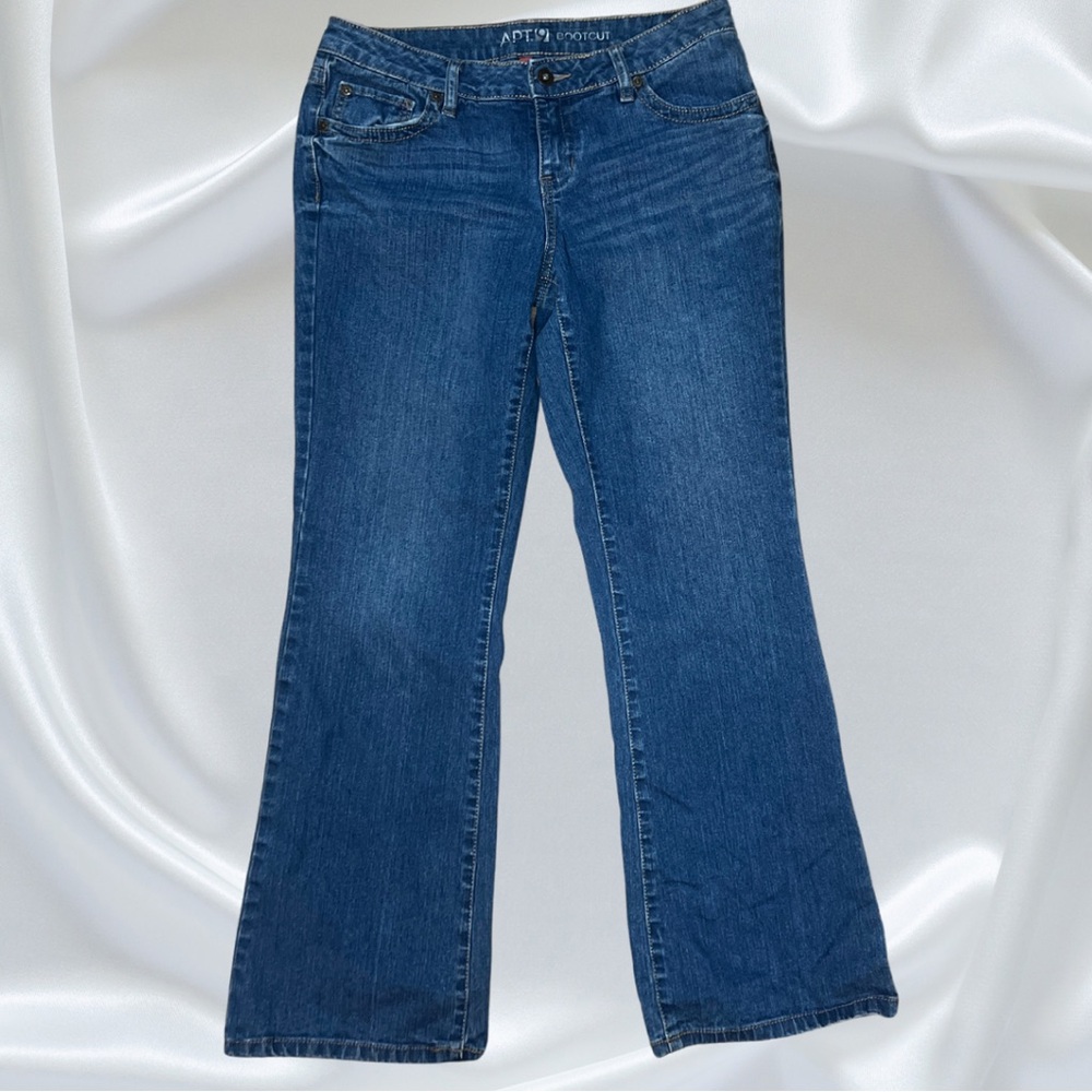 Dark/Medium Wash Low Rise Bootcut Jeans - size 8 short